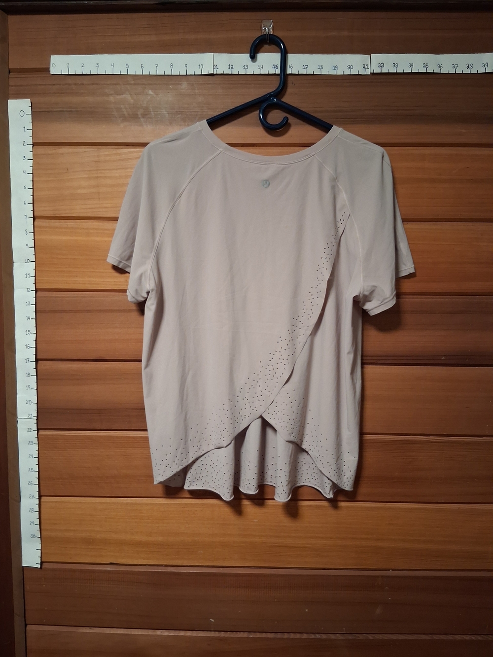 🌞Lululemon Light Beige Short Sleeve Active Top with Laser-Cut Detail